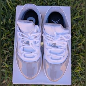 Jordan Women's Air Jordan 11 CMFT Low - White/Cement Grey-Black